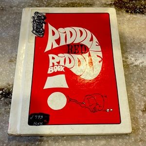 Riddle Red Riddle Book.